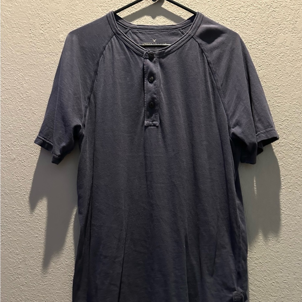 Guys, American Eagle shirt size large